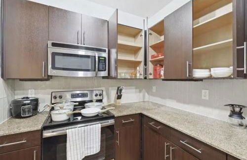 Chic and Stylish 2B near Legacy West Wi-Fi Fitness Pool 2260 - Foto 25