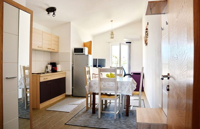 Charming Apartment in Vrsi Mulo, Great Place in Dalmatia for Family Vacation - Photo 11