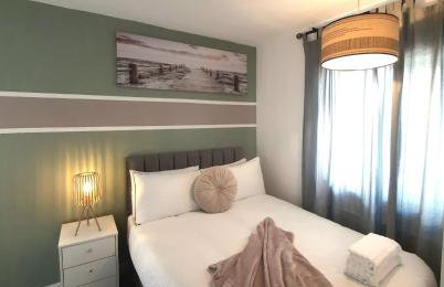 Entire home in Leeds, Free WiFi, 3 Car Parking - Foto 2