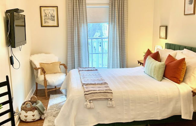 Suites On King - Photo 11