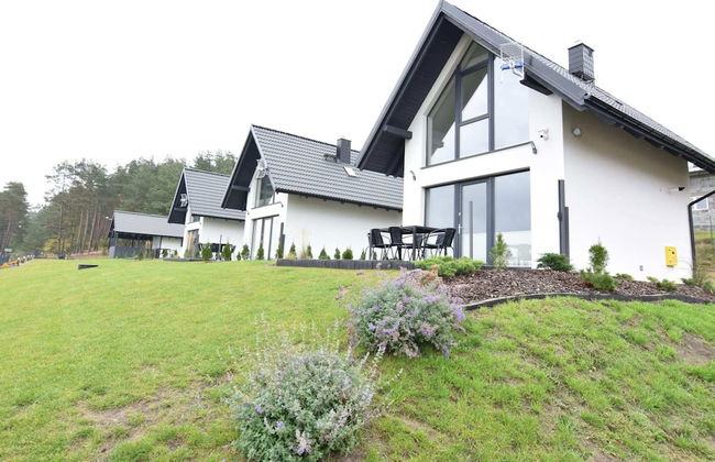 Cottage by Kiedrowickie Lake With Boat Access - Foto 1