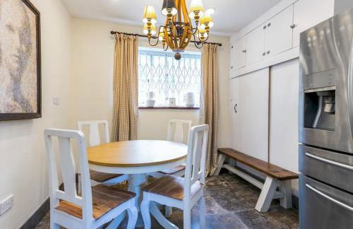 Secluded Mansion Retreat - Expansive Private Oasis - Pass the Keys - Foto 16