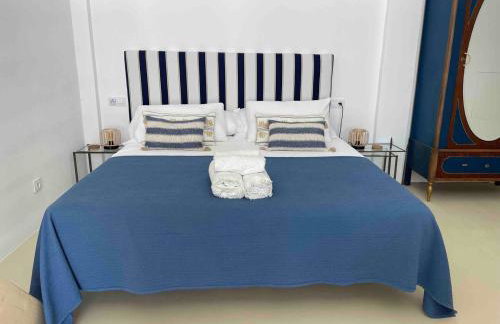 Idyllic 6 bed villa stunning sea view salt pool - Foto 62