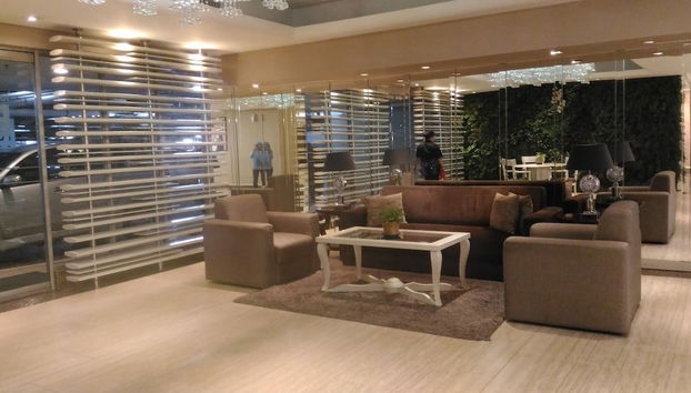 Coin salon dans le hall