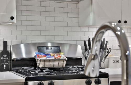 *New* XquisiteMidCenturyM0d~ Condo *OTR* w/Parking - Foto 6