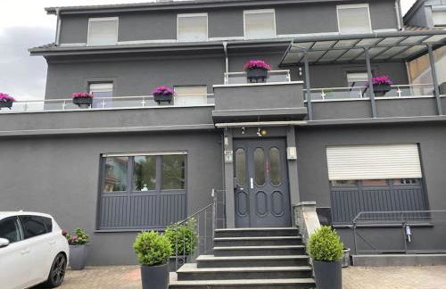 Preiswertes stilvolles Zimmer im privaten Haus mit großem schönem modernem Gemeinschaft Badenzimmer - Foto 14