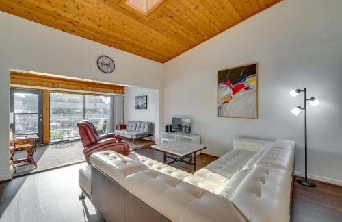 Waterfront Haines City Townhome with Community Pool! - Foto 1