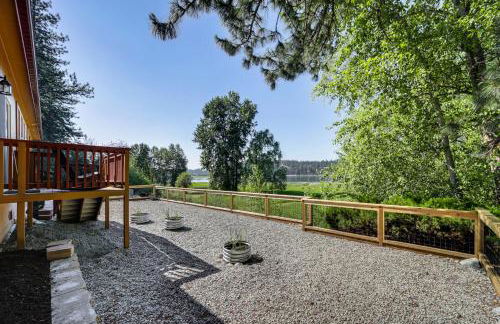 Newport Riverfront Home with Deck and Fire Pit! - Foto 24