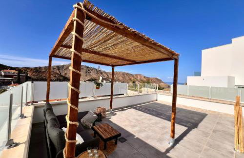 Luxury Boho Villa with Heated Pool, Rooftop and Panoramic Sea View in Amadores - Foto 3