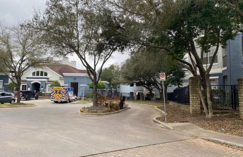 Hidden Gem at Med Center 2BR & 2BA Apartment - Foto 34