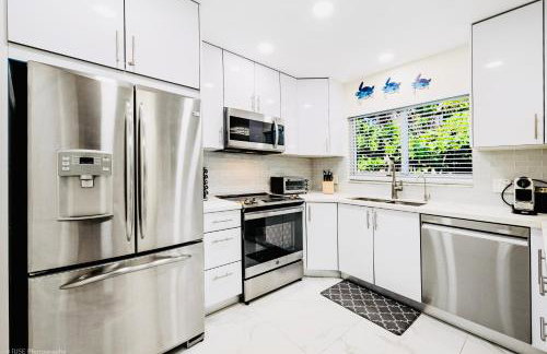 Coastal Paradise Retreat - Mini Golf, 4 Bedrooms, Game Room, Htd Pool, BBQ Fire Pit - Foto 16