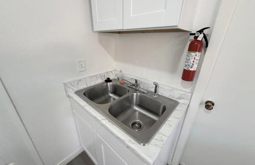 Vegas Apt 8 Mins to The Strip - Free Parking - Foto 8