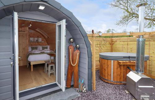 Moel Arthur - Photo 1