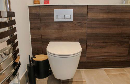 Stylish Essex Apartment, Balcony & Scenic Views - Foto 30