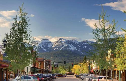 BEST Location, Large & Modern, Glacier Avails! - Foto 8