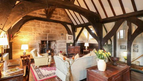 Porter's Lodge - Photo 5