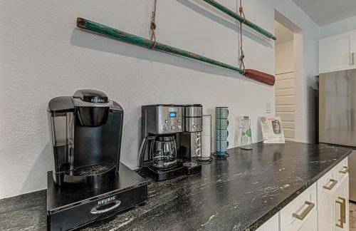 3BD Retreat for 6 Near Lake LBJ with Fire Pit & Patio - Foto 18