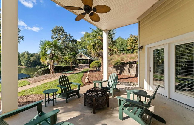 Lakefront 6bdr, Priv Dock, Game Room, Firepit Jake's Lake House by Avantstay - Foto 52