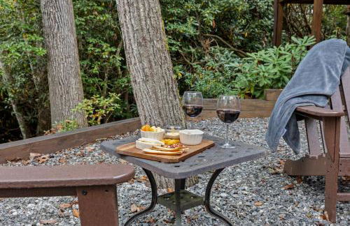 Deck, Fire Pit and Game Room! Wooded Cashiers Escape - Foto 30