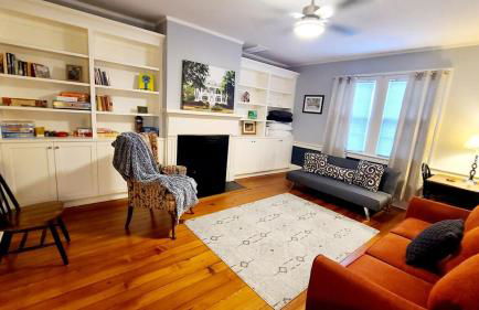 1860 House In the Heart of Downtown - Foto 23