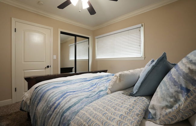 Incredible Estate 5 Bedrooms 3 Bathroom W/resort Style Rock Pool & Jacuzzi - Photo 7