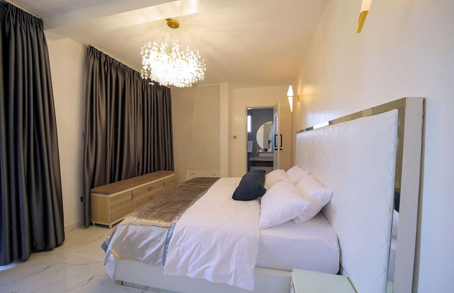 EL AMO LAKEVIEW VILLA - Photo 1