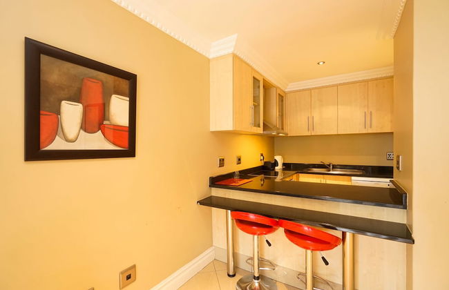 1 Bedroom Luxury Apartment - Photo 12