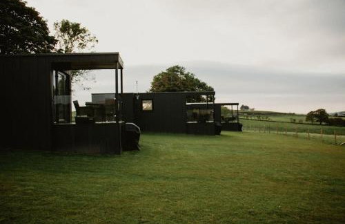 Luxury Glamping Cabin sleeping 4 People with Private Hot Tub and BBQ with views across the North Coast Ballycastle Pod 2 - Foto 36