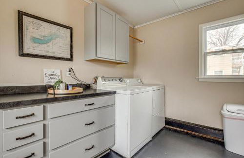 Walk to Dtwn Green Lake Peaceful Getaway with Porch - Foto 21