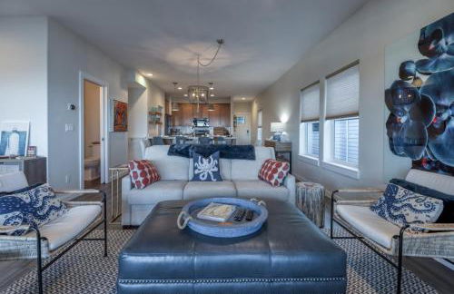 The Moby House Coastal Retreat with Ocean Views & Hot Tub - Foto 56