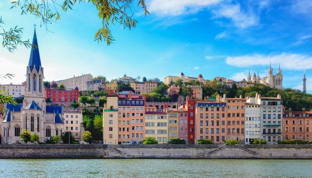 Traslado de llegada: Aeropuerto de Lyon LYS a la ciudad de Lyon en furgoneta de lujo - Foto 3