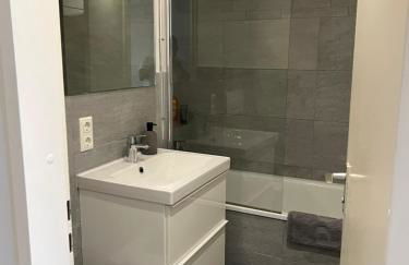 Great View to Allianz Arena & Free Garage Parking - Foto 11