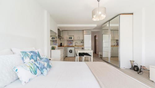 Moderno estudio y piscina a 50 metros de la playa - Photo 3