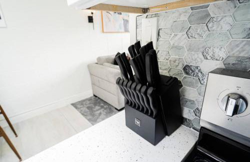 Close to the Action, Peaceful When You Return - Foto 16