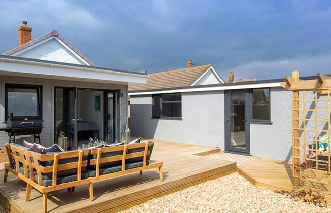 Seaside Serenity 3-bed Deck Garden Near Shore - Photo 22