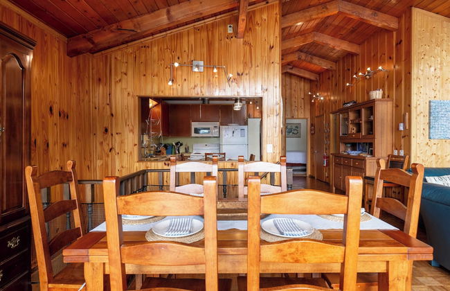 Goss Lake Getaway by Avantstay Lakefront Escape - Photo 12