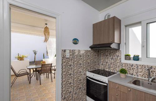 Salty Beach Cottage, 20m from Kini Beach - Foto 17