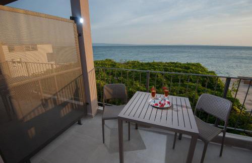 Seaside Luxury Suites - Photo 70