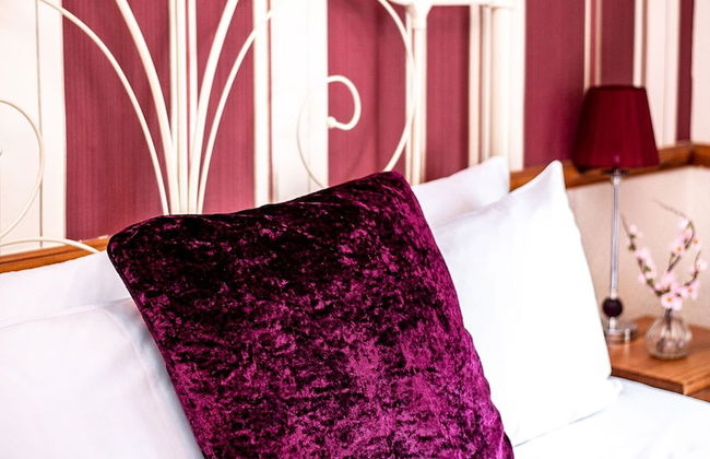 Trivelles Waterhall Country Hotel - Gatwick - Photo 57