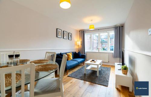 Camberley Spacious and Comfy 3 Bedroom Home, Next to Frimley Hospital with Parking - Foto 6