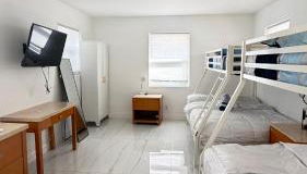 Luxury Pool Retreat Sleep 17 Near Beach - Foto 4