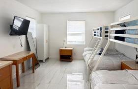 Luxury Pool Retreat Sleep 17 Near Beach - Foto 4