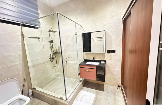 2BR Apartment With Pool and Wifi Near Airport - Foto 10