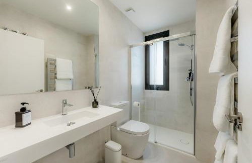 Villa Vida - Luxury Panorama Seaview Penthouse in Organic-Boho Design with Pool, Gym, Spa - Photo 24