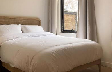 Elegant 4-Bed Townhouse Private Garden Parking - Foto 9