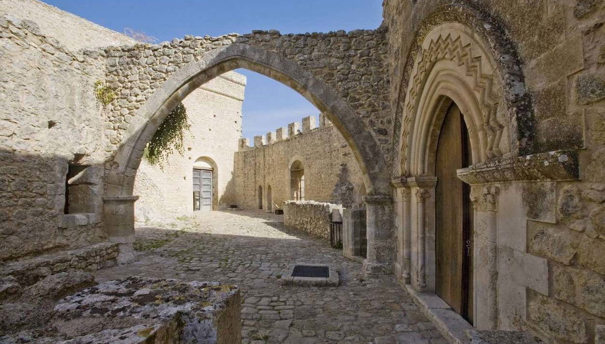 Mussomeli Monuments Tour - Foto 1