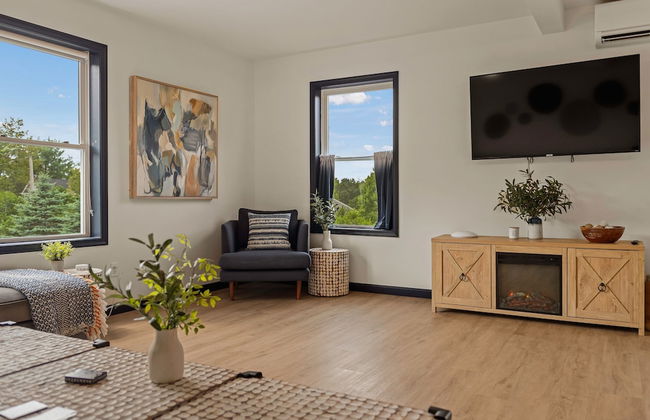 For Lake Sake by Avantstay Lakefront Hot Tub View - Photo 12