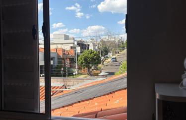 Casa inteira com três quartos, piscina climatizada por energia solar e área de churrasqueira - Foto 20