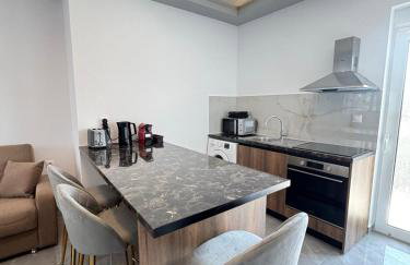 CARISSA SUITES a - Photo 9