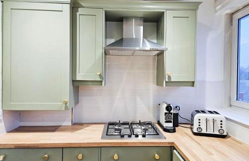 Edinburgh Central 2-bedroom Apartment with Free Parking and Stunning Views - Photo 30